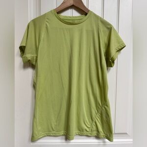 Columbia Titanium Chartreuse Technical Omni Shade Short Sleeve Shirt. Size L